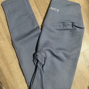 Balance Athletica Women’s Size Small High Waisted Crop Ribbed Legging